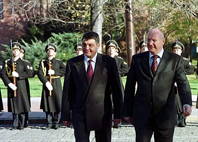 12-11-2002_en.jpg